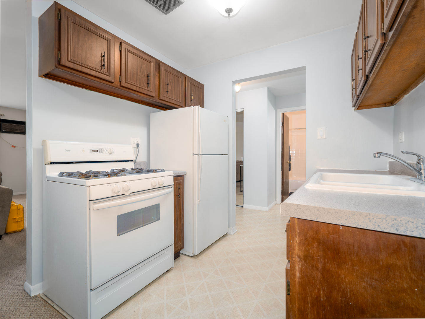 8923 Knight Avenue #116, Des Plaines, IL 60016