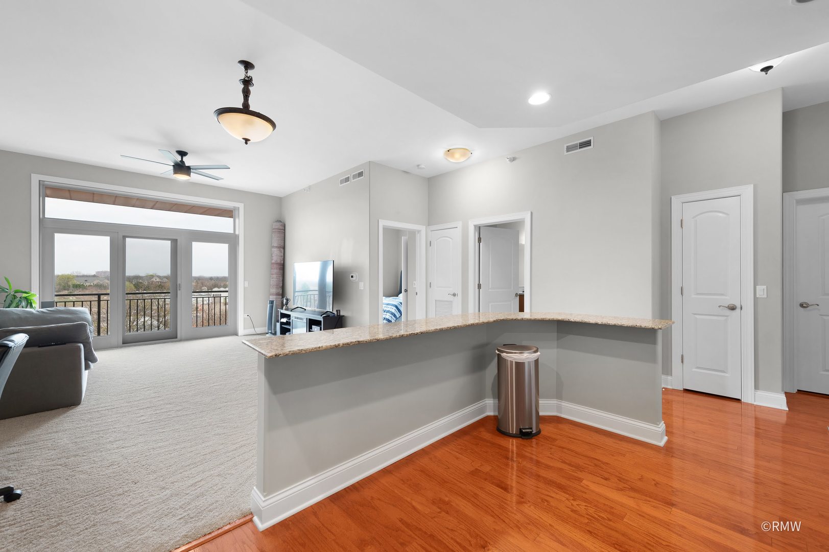 1200 N Foxdale Drive #307, Addison, IL 60101
