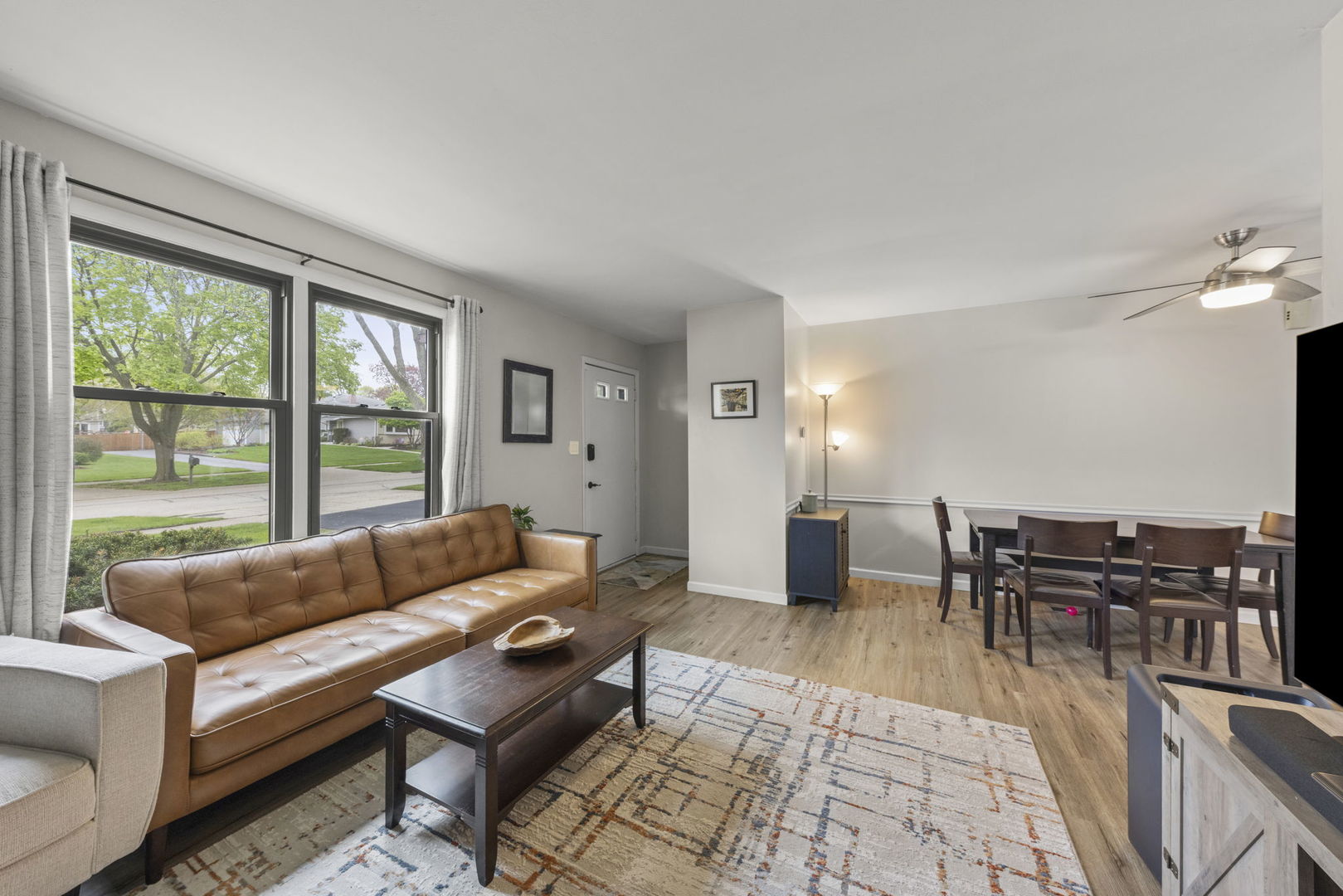 559 Coolidge Avenue, Glen Ellyn, IL 60137
