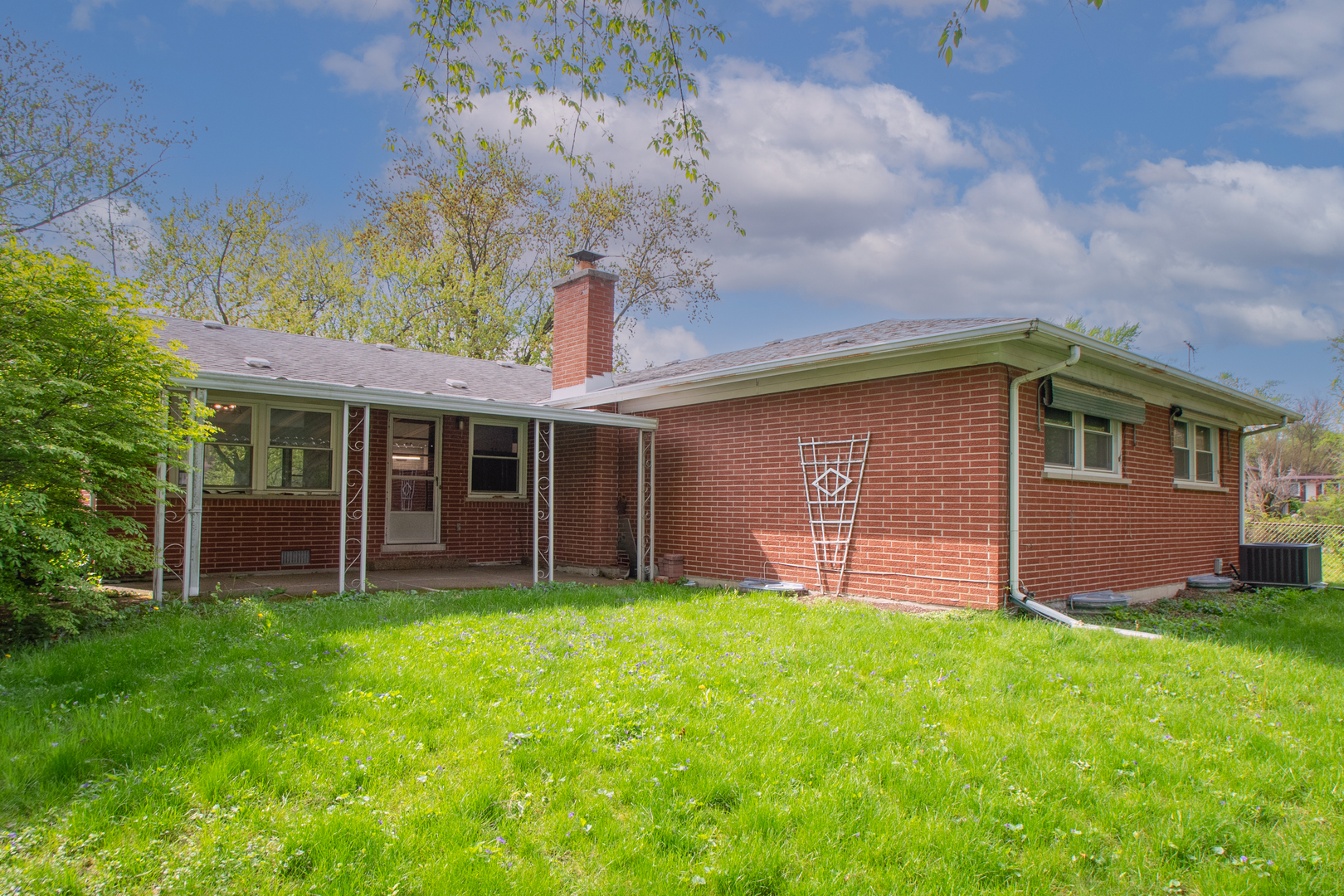 629 N Cherry Drive, Glenwood, IL 60425