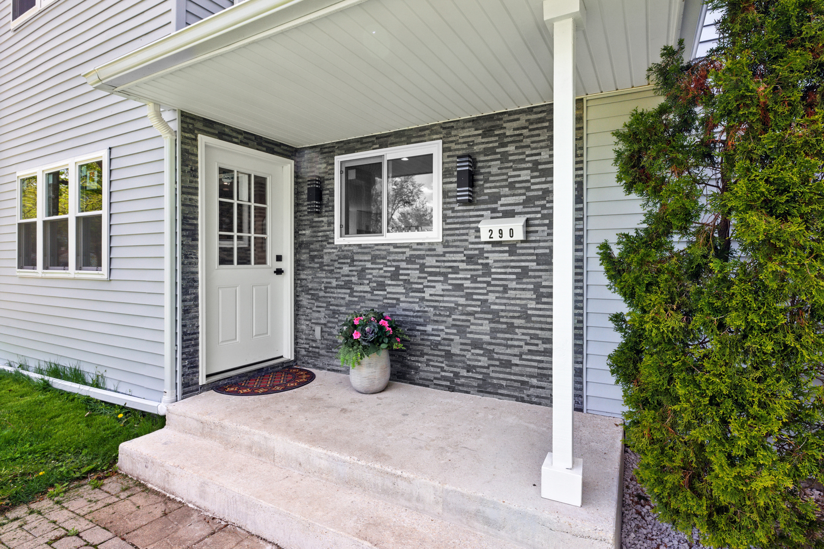 290 E Norman Lane, Wheeling, IL 60090
