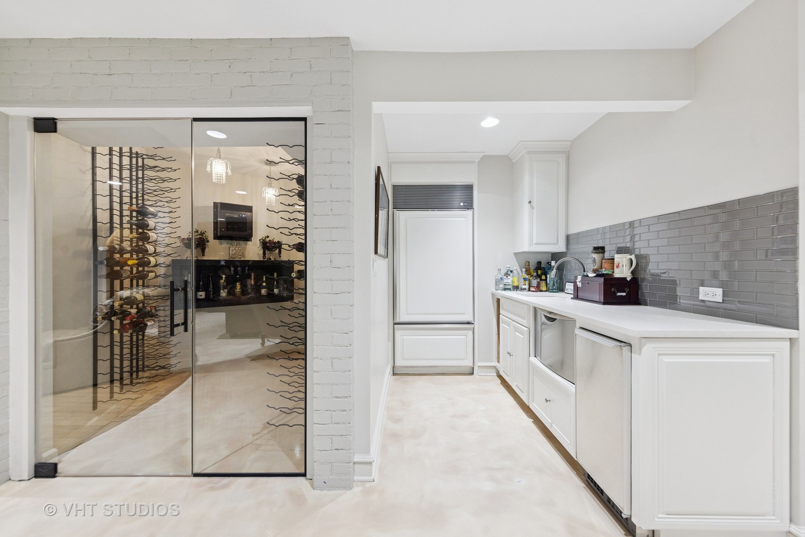 1701 Midwest Club Parkway, Oak Brook, IL 60523