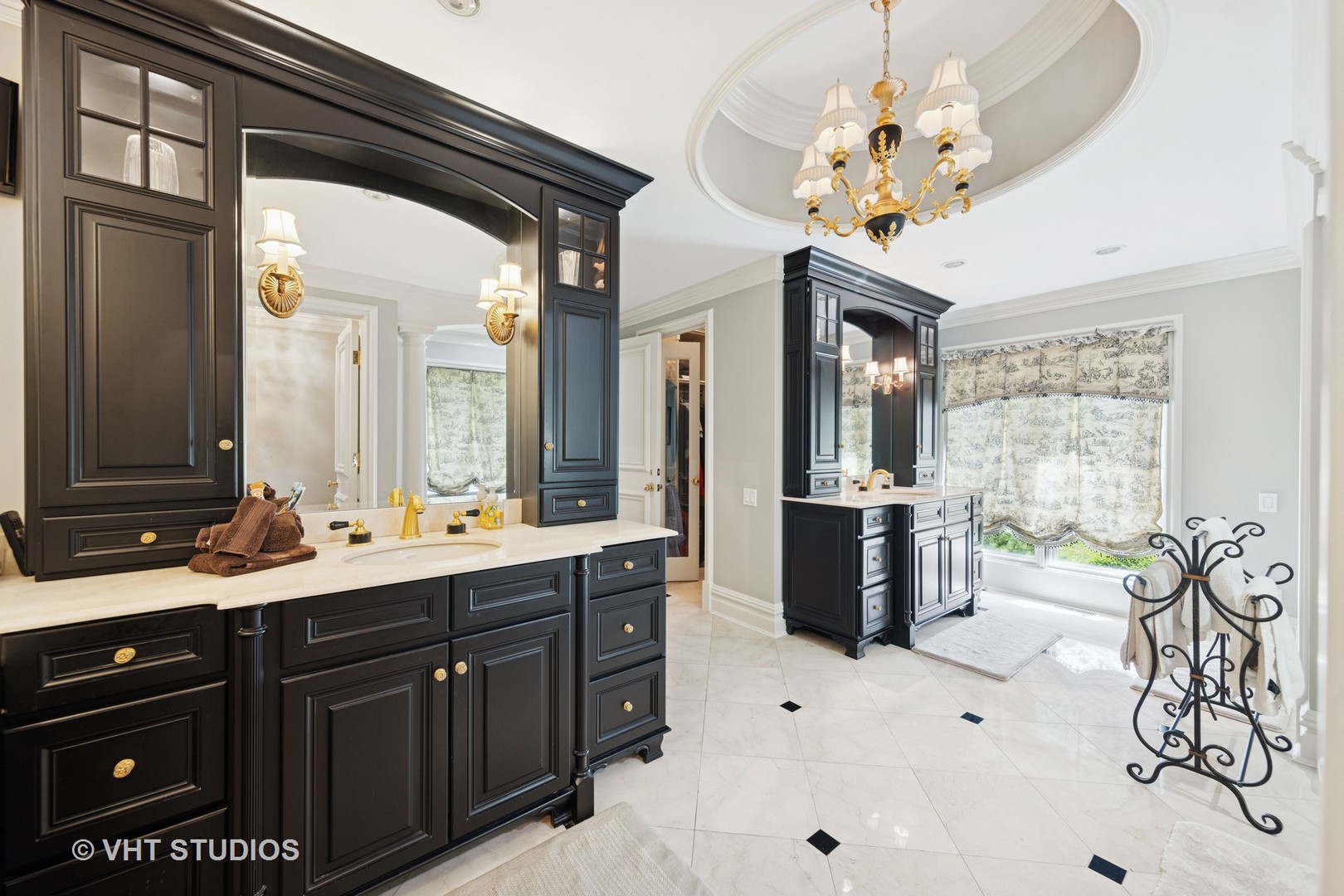 1701 Midwest Club Parkway, Oak Brook, IL 60523