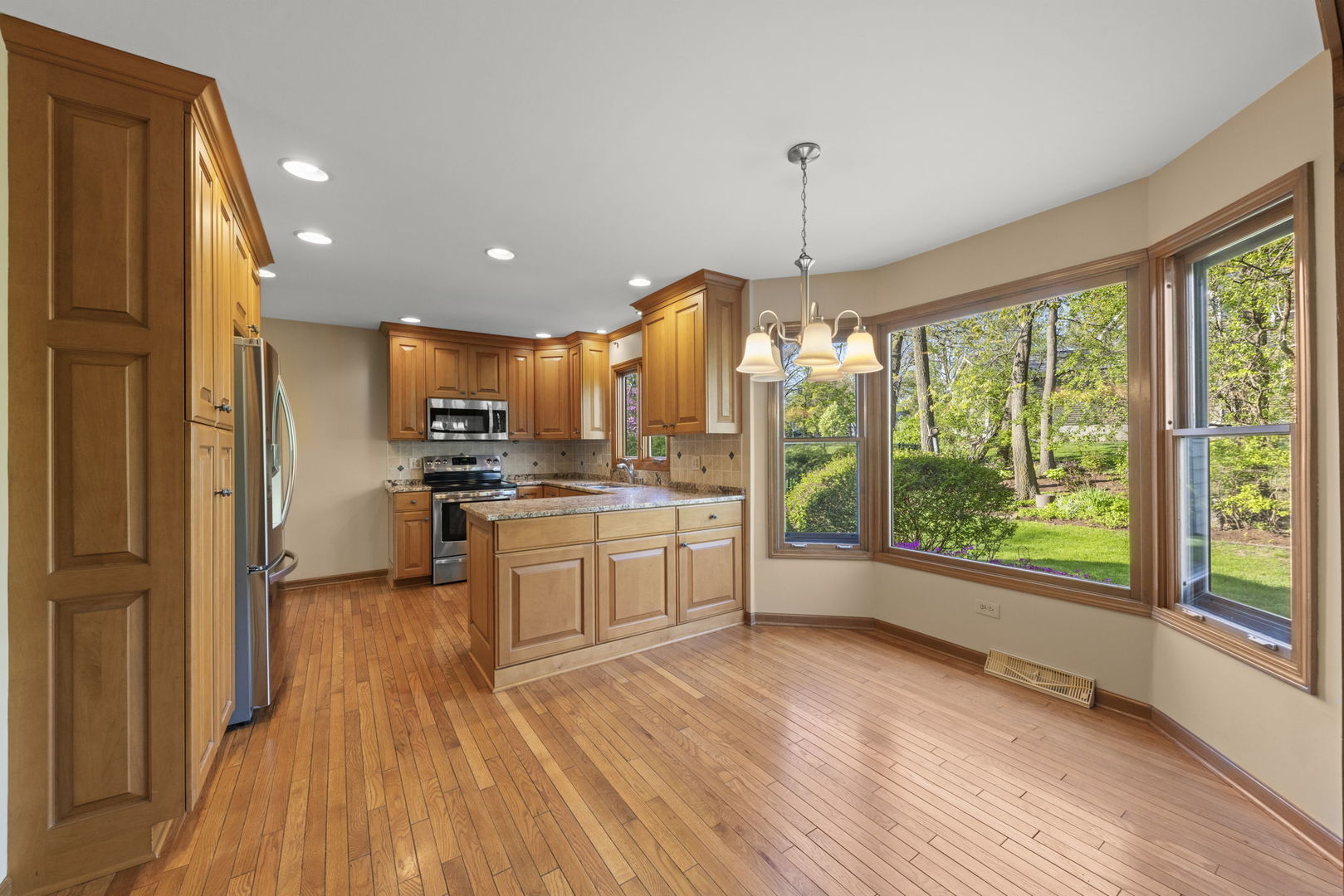 1624 Mirror Lake Drive, Naperville, IL 60563