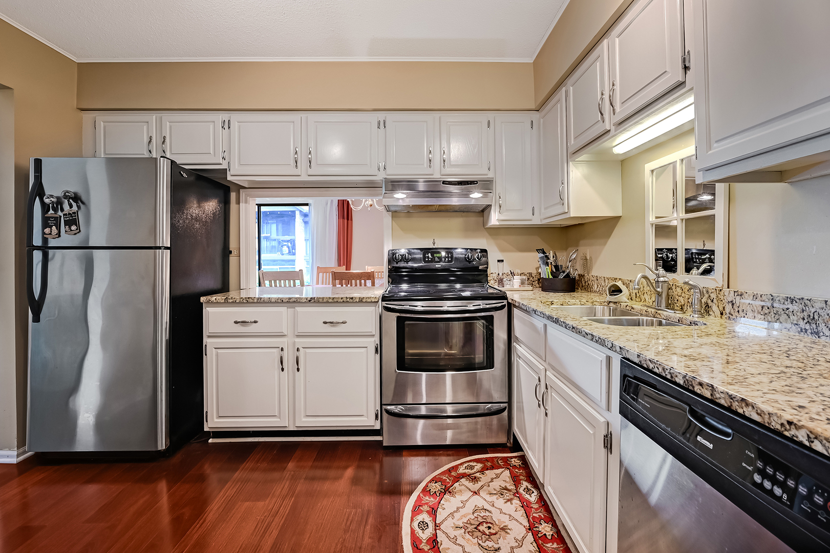 242 Stanhope Drive #B, Willowbrook, IL 60527