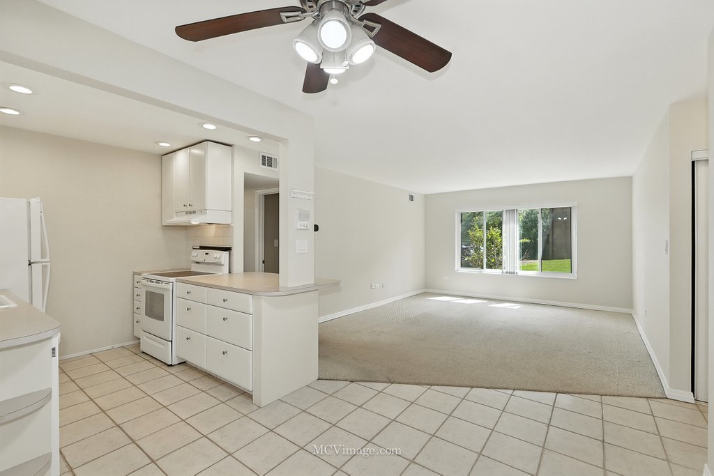 6186 Pinewood Court #102, Willowbrook, IL 60527