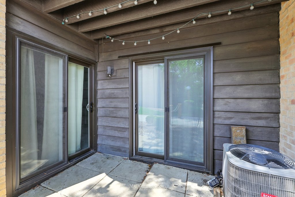 6186 Pinewood Court #102, Willowbrook, IL 60527