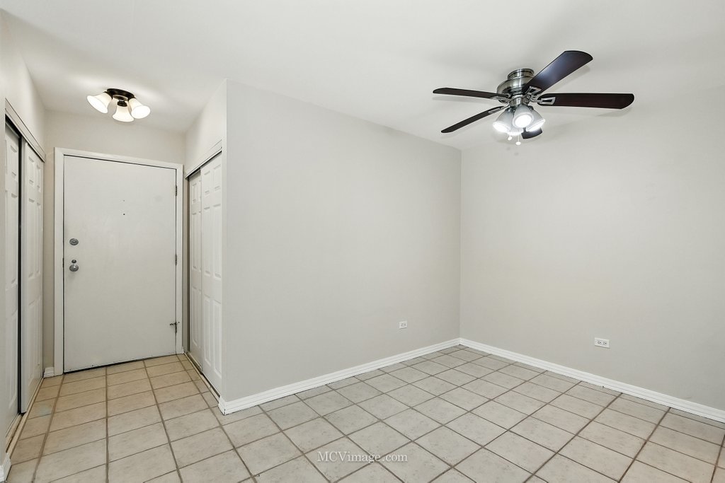 6186 Pinewood Court #102, Willowbrook, IL 60527