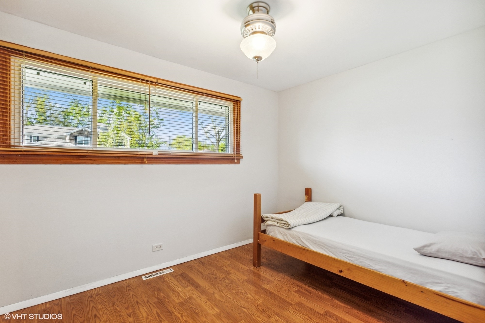 1812 N Mitchell Avenue, Arlington Heights, IL 60004
