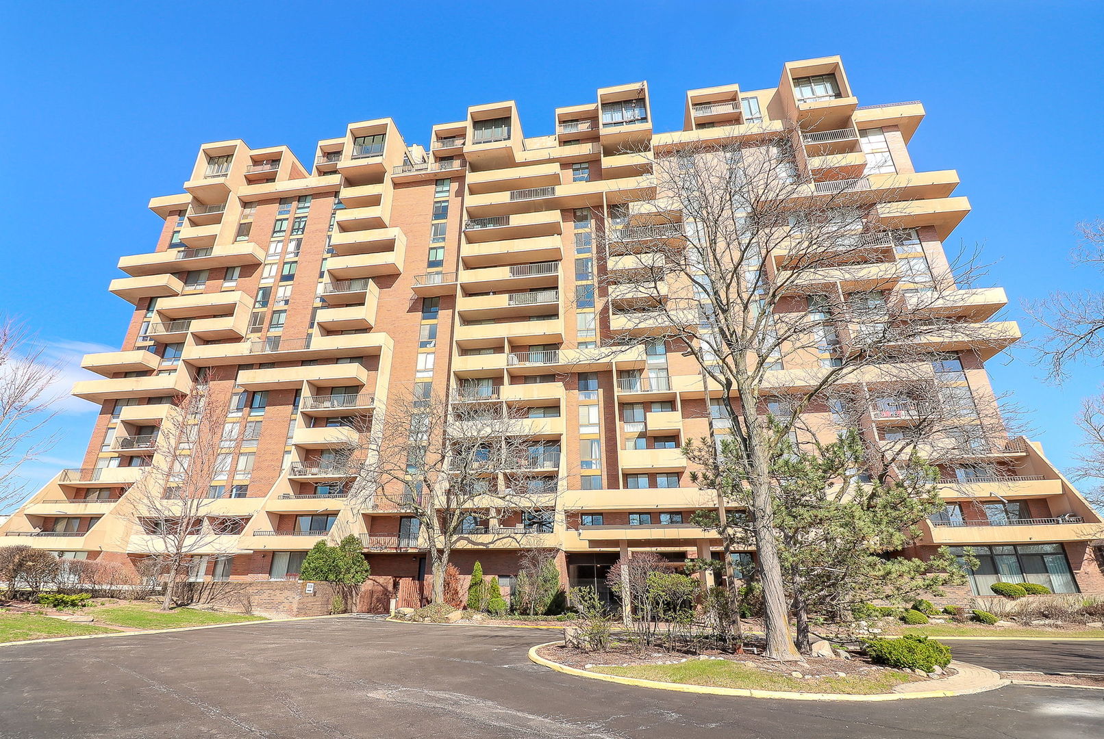 465 W Dominion Drive #110, Wood Dale, IL 60191