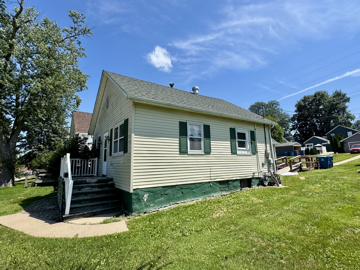 221 E 1st Street, Spring Valley, IL 61362