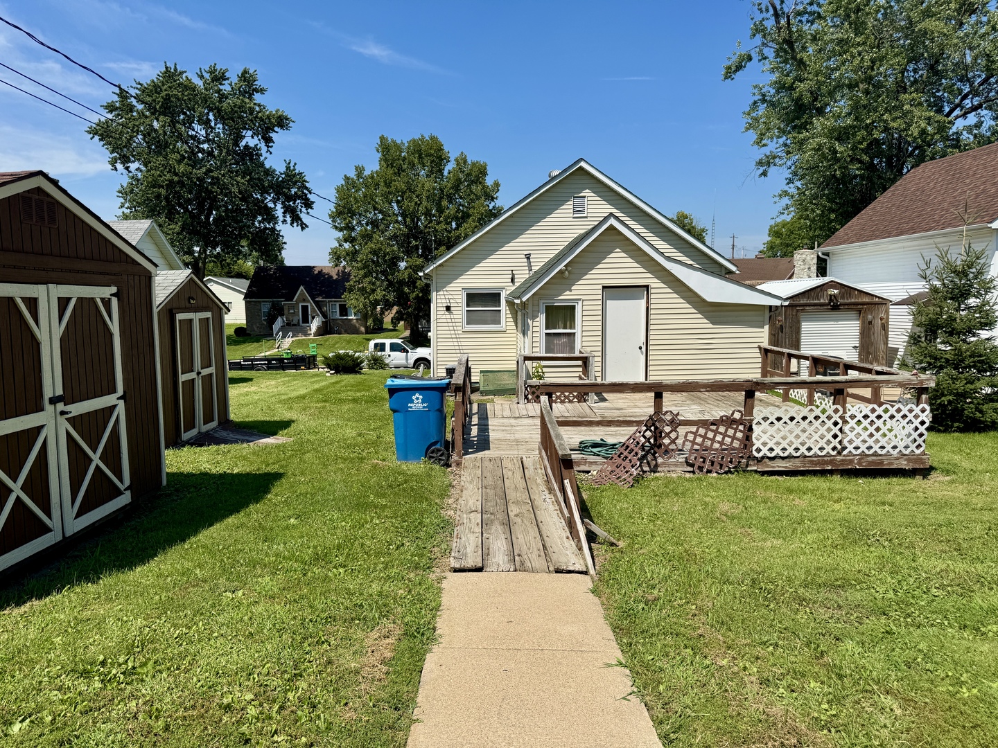 221 E 1st Street, Spring Valley, IL 61362