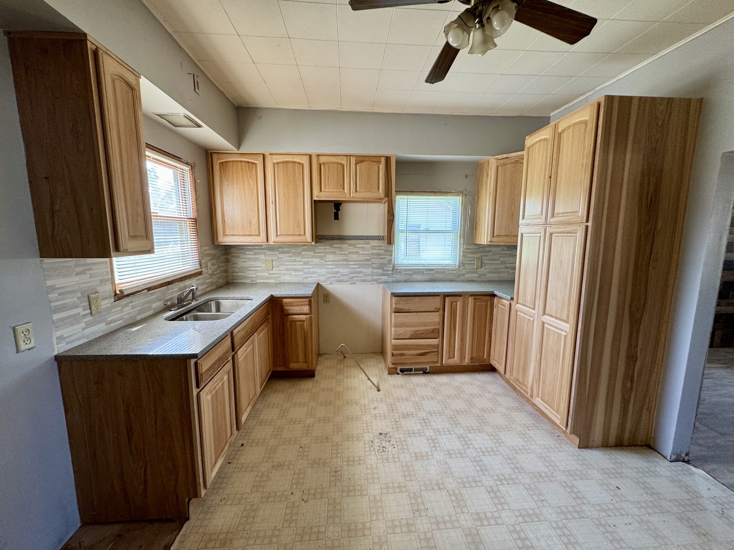 221 E 1st Street, Spring Valley, IL 61362