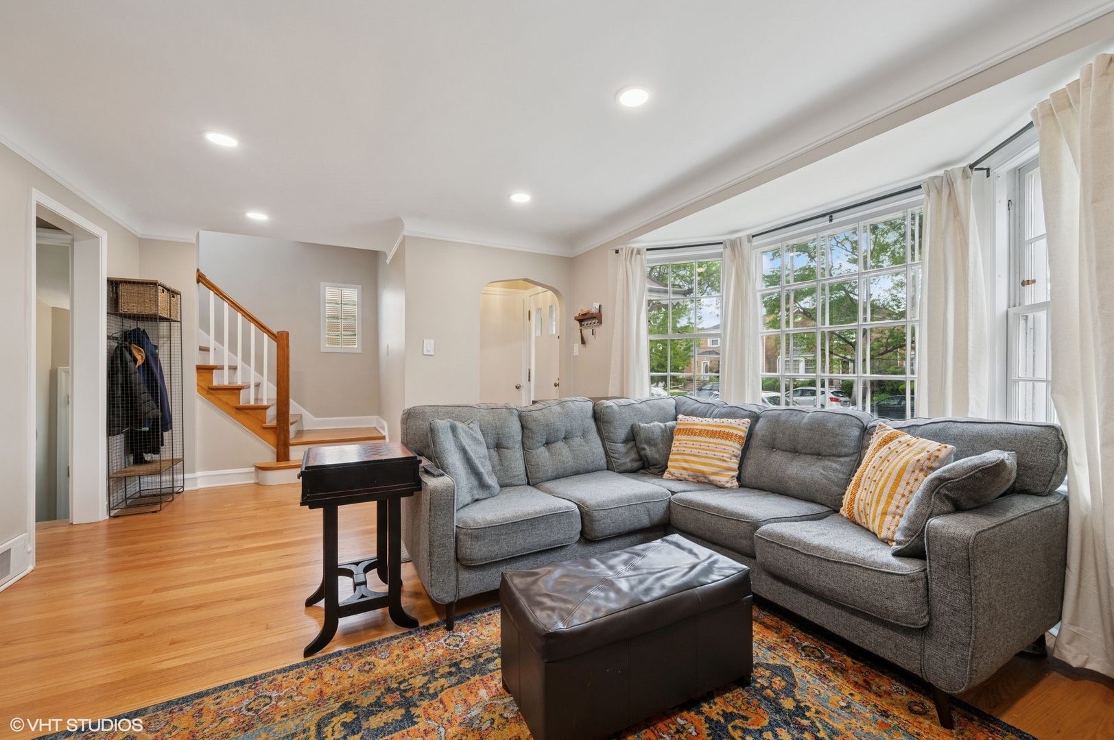 6134 N Tripp Avenue, Chicago, IL 60646