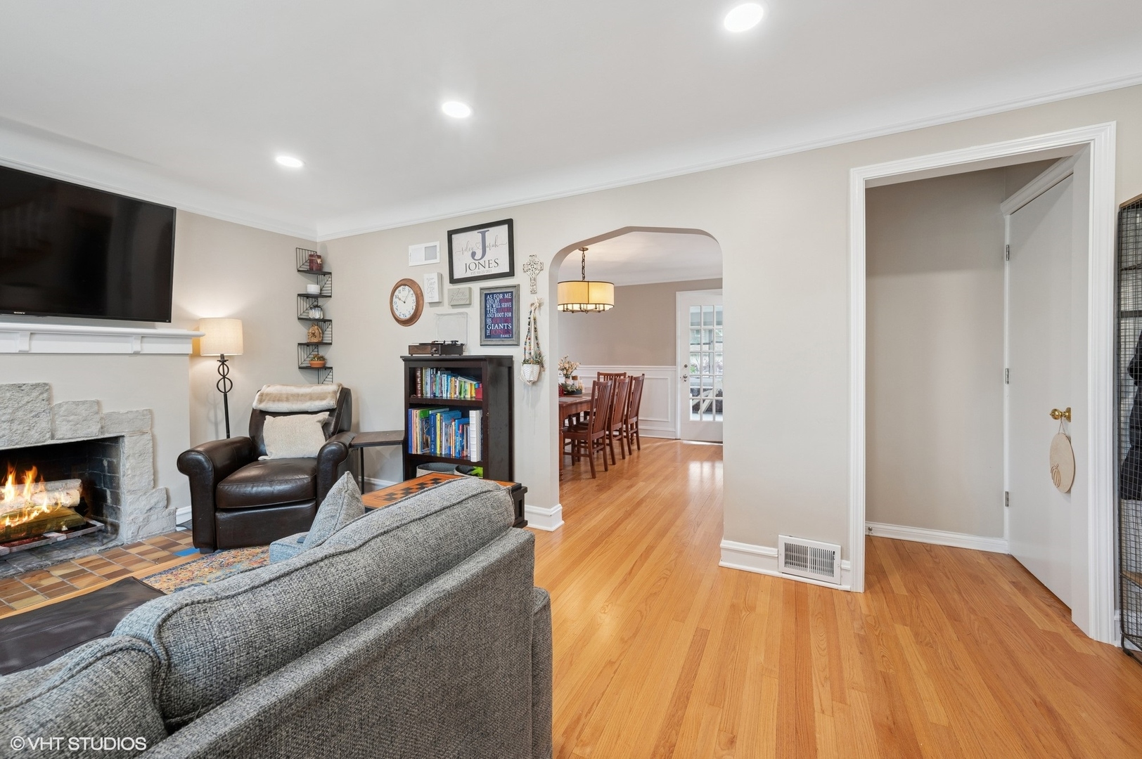 6134 N Tripp Avenue, Chicago, IL 60646