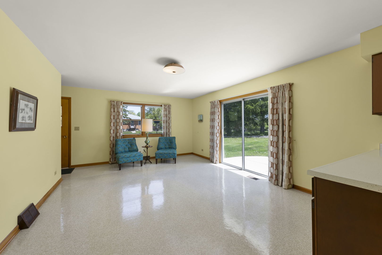 5609 Lee Avenue, Downers Grove, IL 60516
