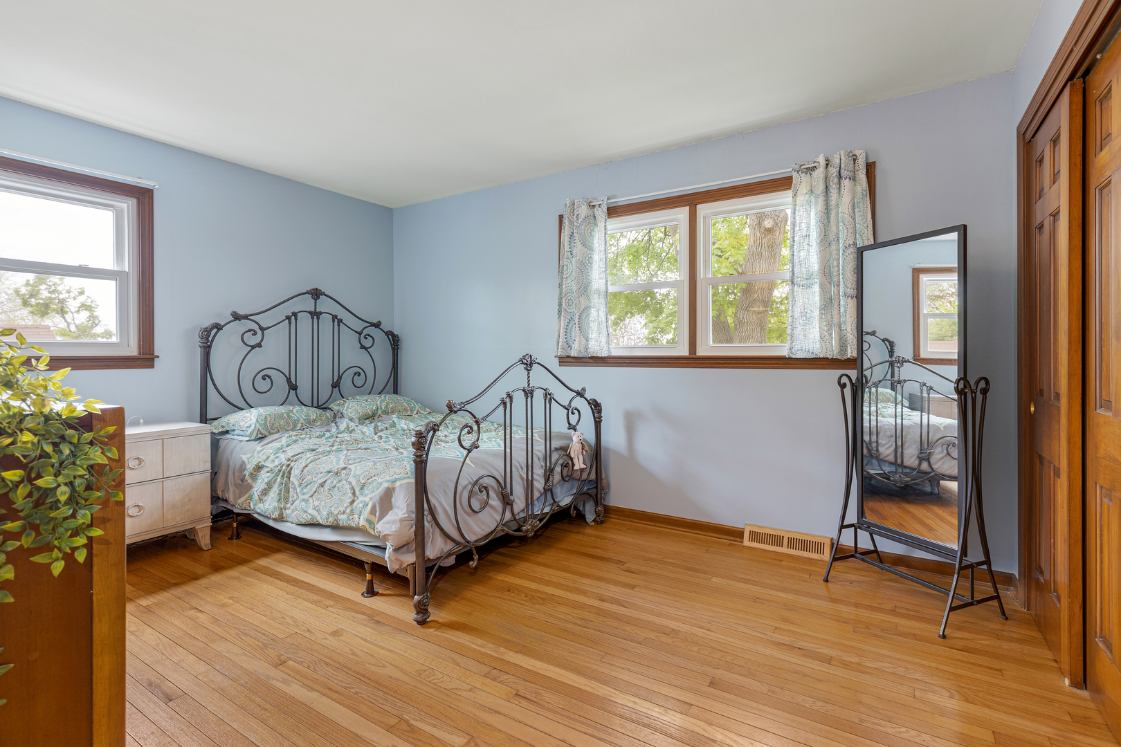 19 S 11th Street, St. Charles, IL 60174