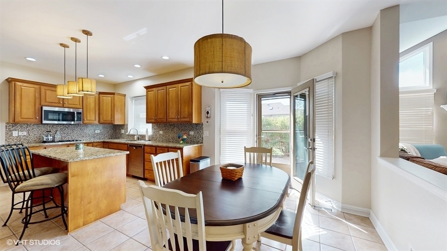 528 Terrace Lane, South Elgin, IL 60177