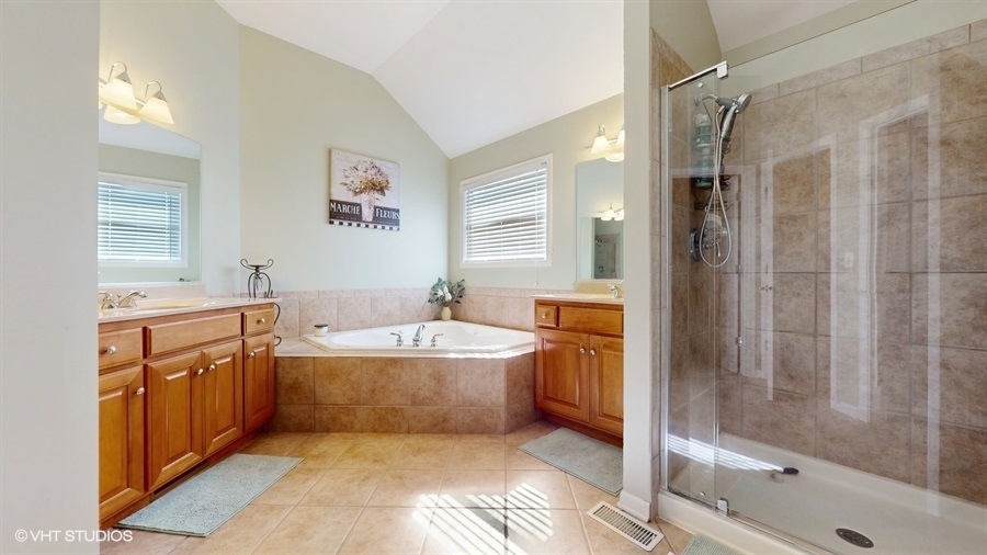 528 Terrace Lane, South Elgin, IL 60177