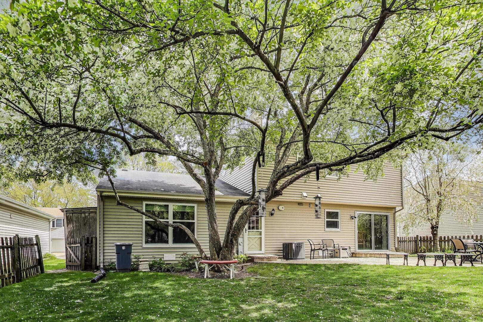 962 Thompson Boulevard, Buffalo Grove, IL 60089