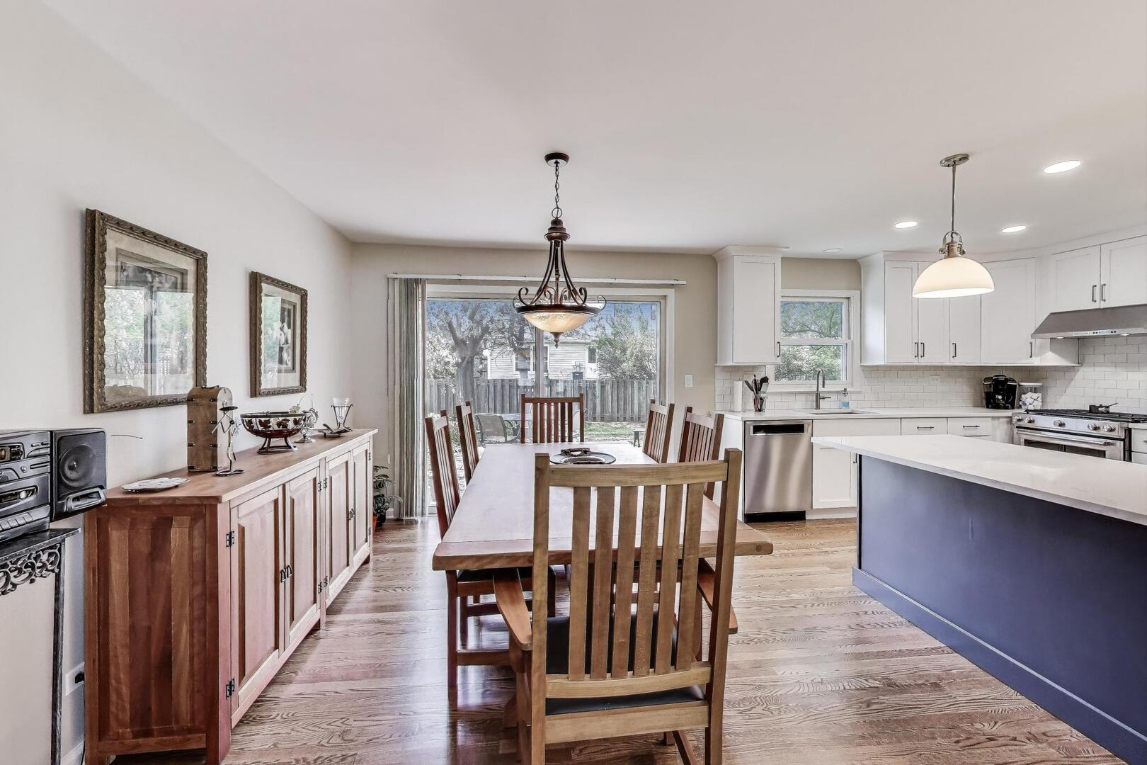 962 Thompson Boulevard, Buffalo Grove, IL 60089