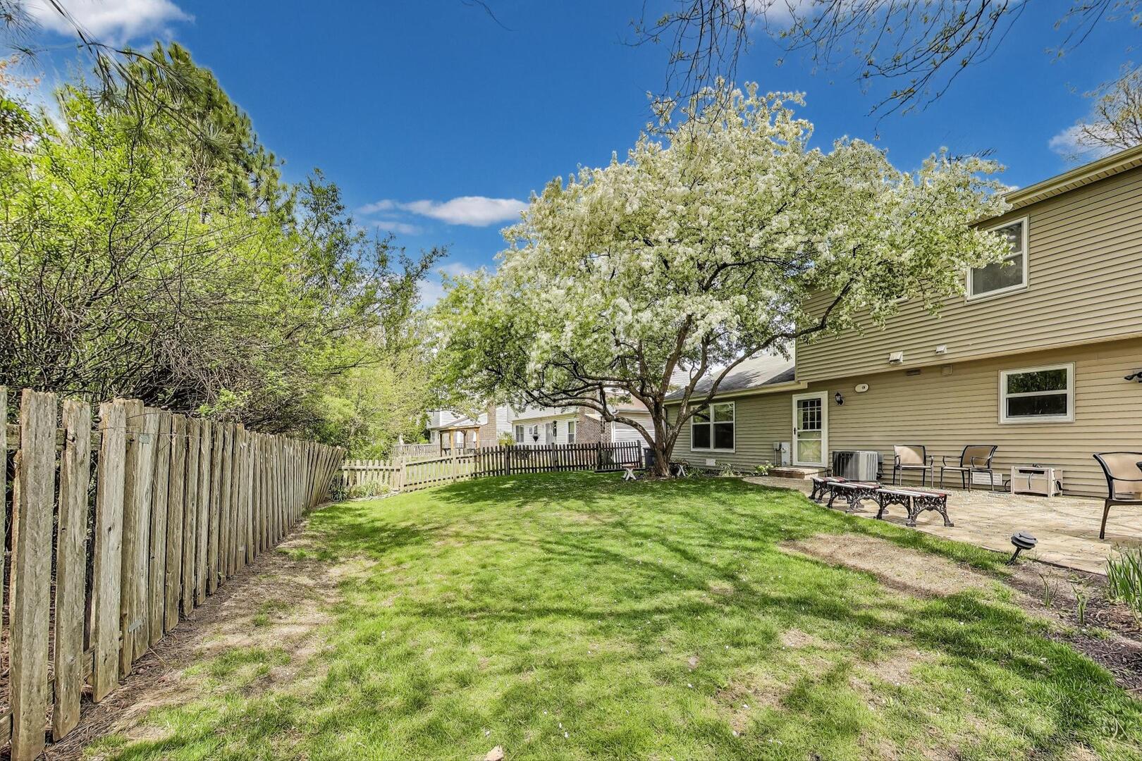 962 Thompson Boulevard, Buffalo Grove, IL 60089