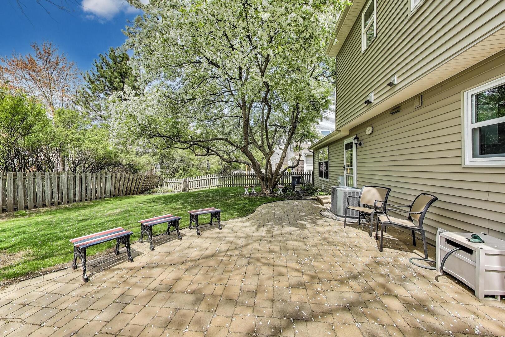 962 Thompson Boulevard, Buffalo Grove, IL 60089