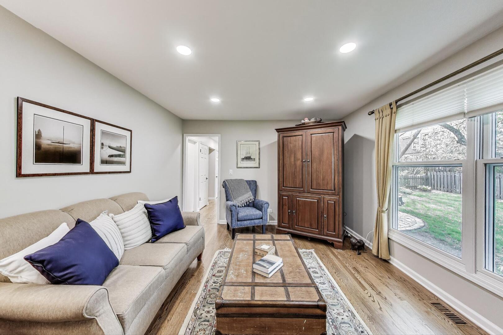 962 Thompson Boulevard, Buffalo Grove, IL 60089