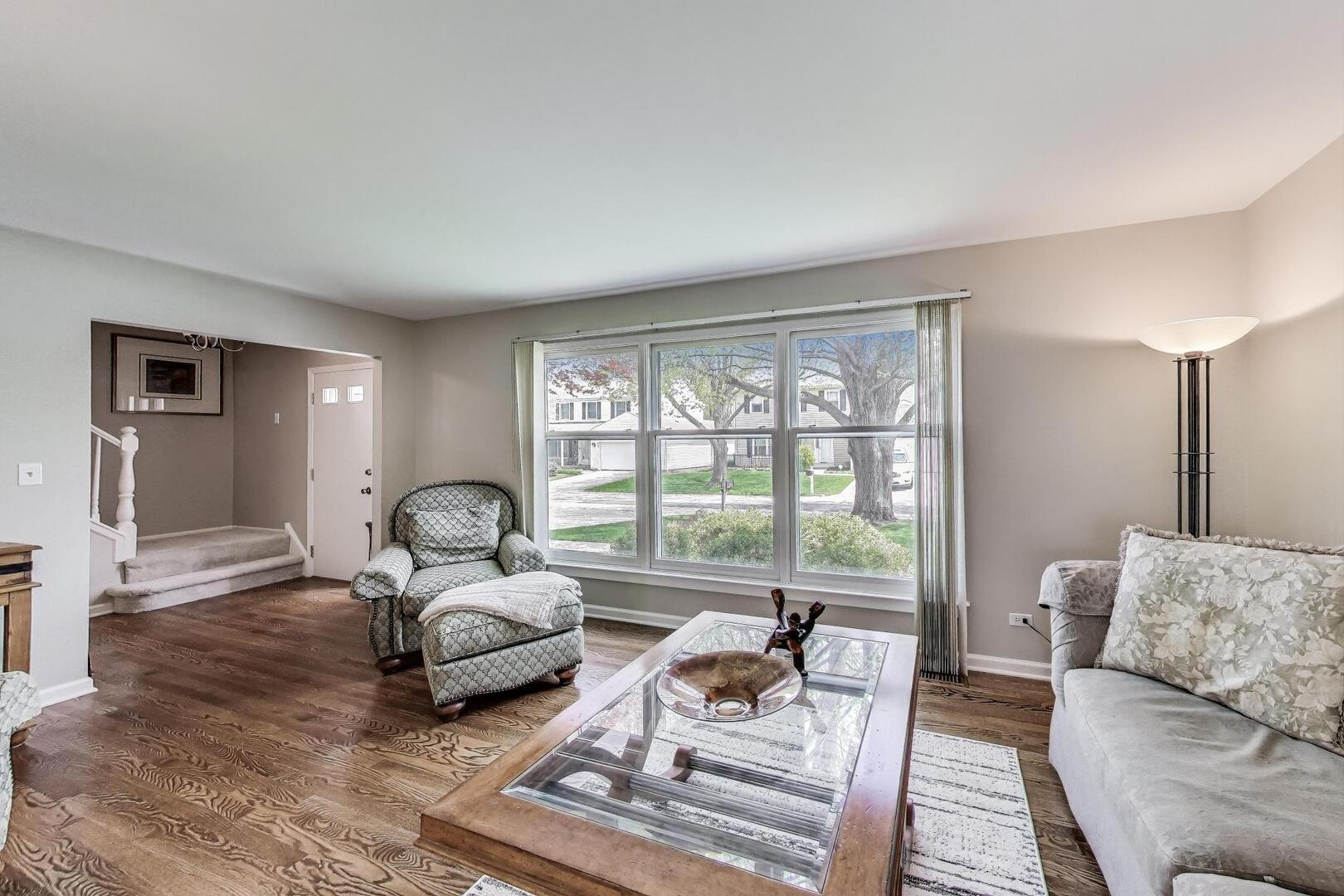 962 Thompson Boulevard, Buffalo Grove, IL 60089