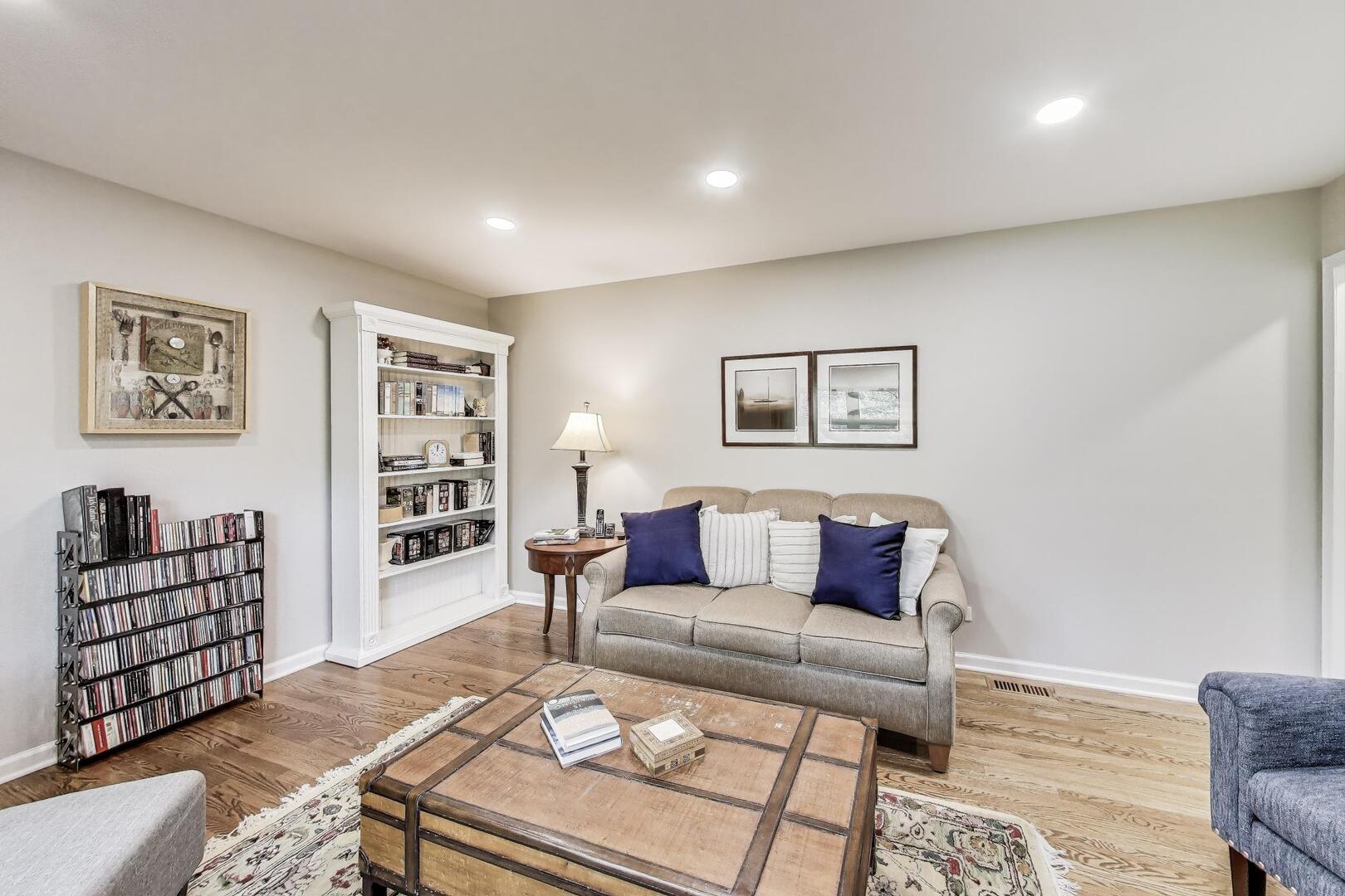 962 Thompson Boulevard, Buffalo Grove, IL 60089