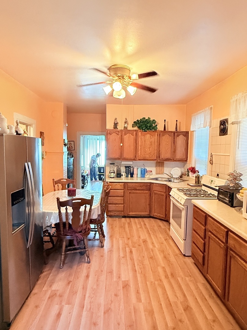 2662 N Ashland Avenue, Chicago, IL 60614