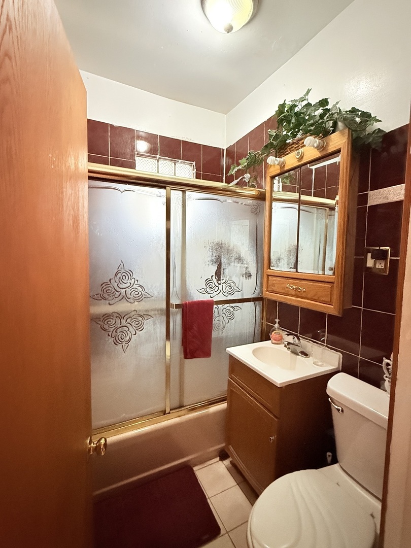 2662 N Ashland Avenue, Chicago, IL 60614