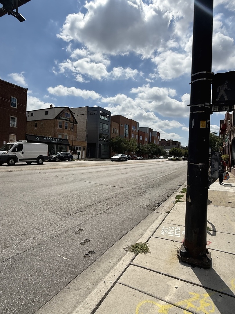 2662 N Ashland Avenue, Chicago, IL 60614