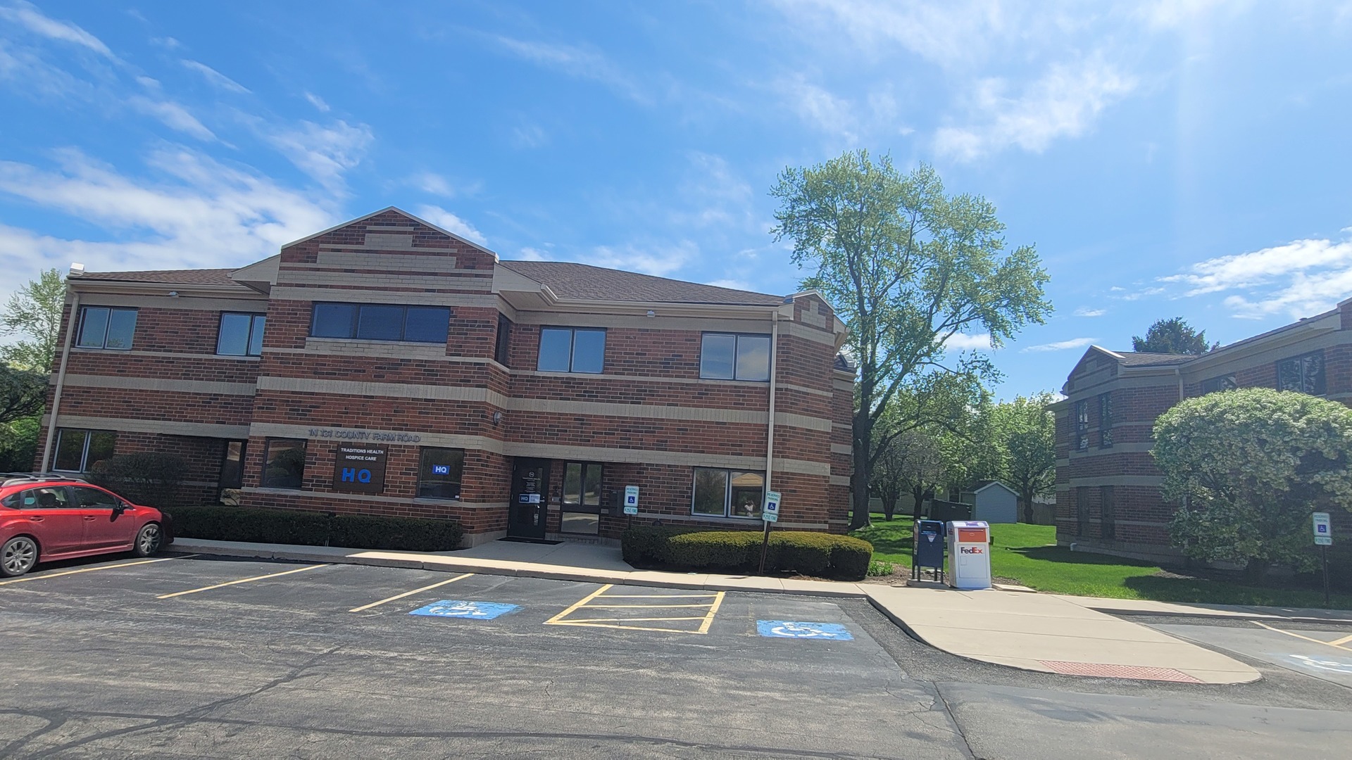 1N131 County Farm Road, Winfield, IL 60190
