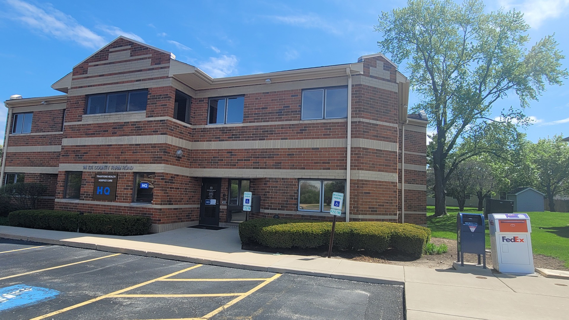 1N131 County Farm Road, Winfield, IL 60190