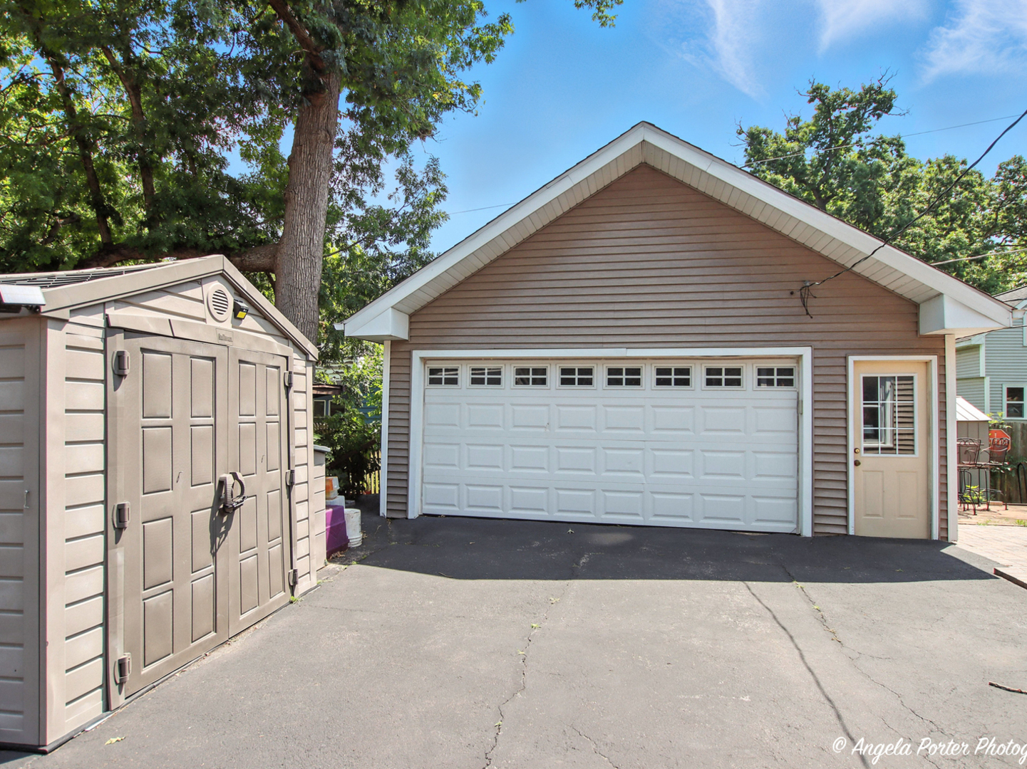 2912 Magellan Drive, McHenry, IL 60051