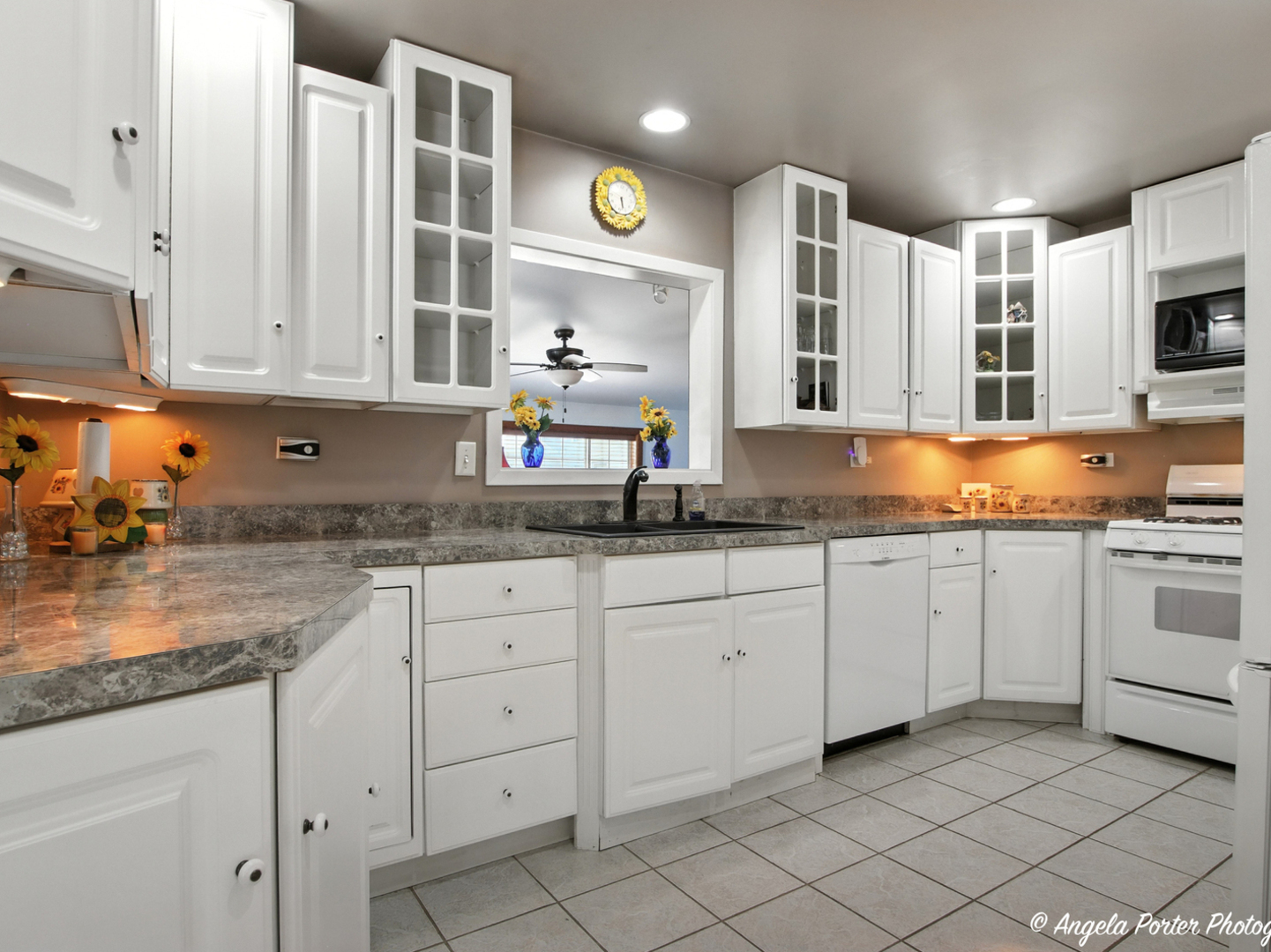 2912 Magellan Drive, McHenry, IL 60051