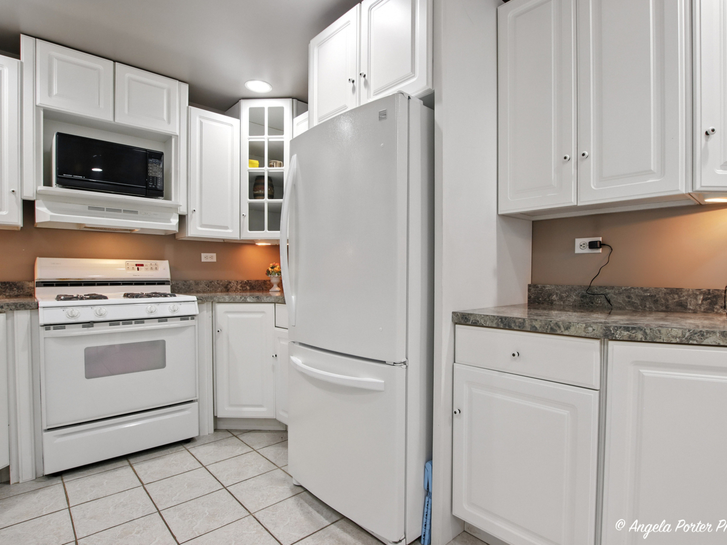 2912 Magellan Drive, McHenry, IL 60051