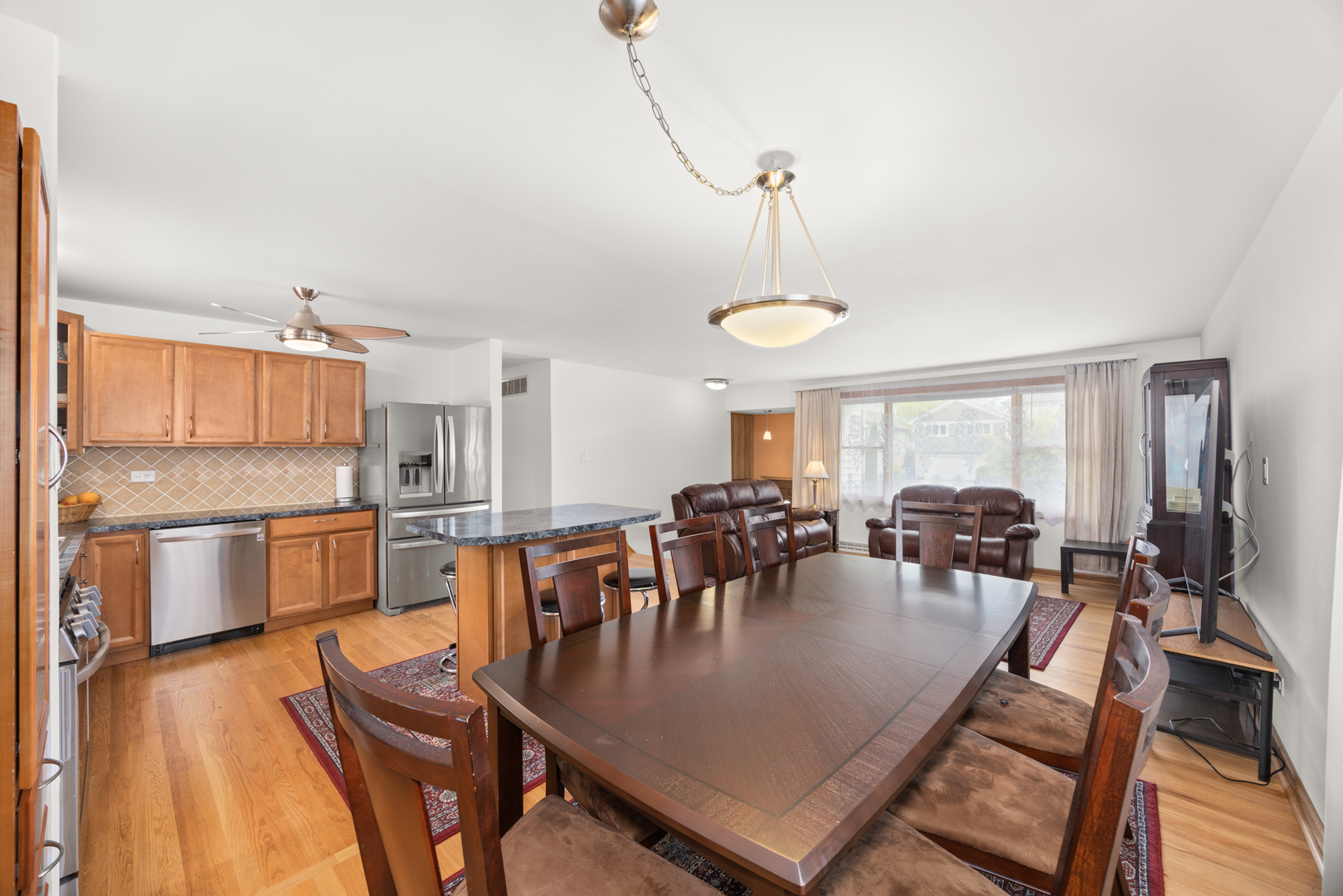 9036 W 89th Street, Hickory Hills, IL 60457