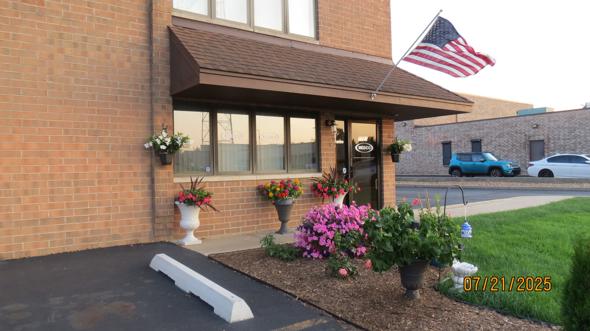 7701 W 98th Street, Hickory Hills, IL 60457