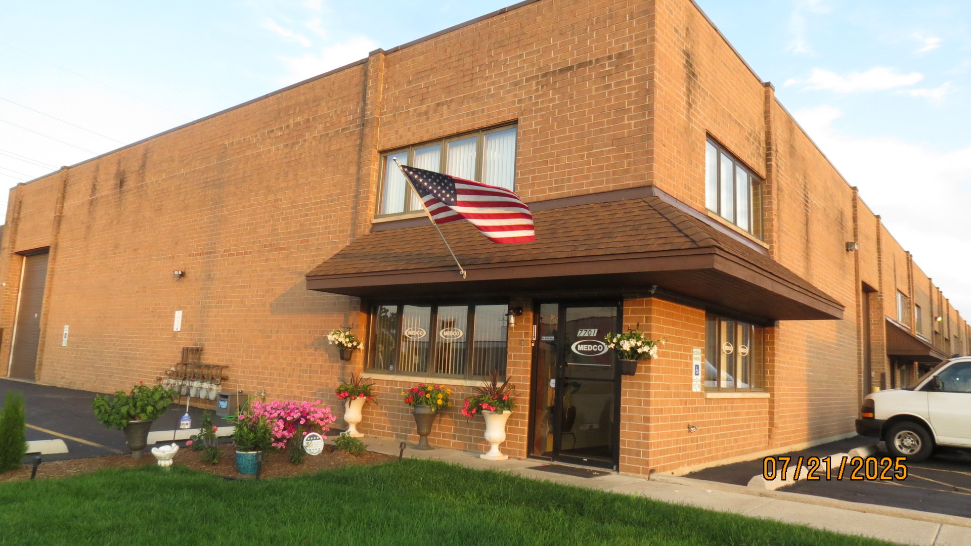 7701 W 98th Street, Hickory Hills, IL 60457