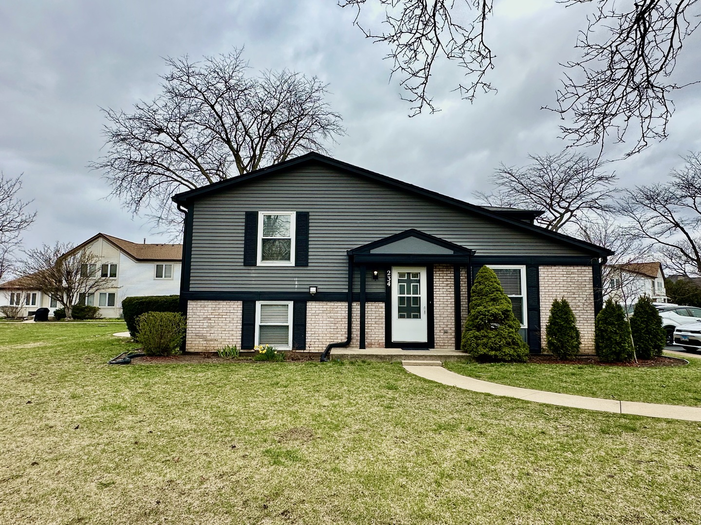 234 Inverrary Lane, Deerfield, IL 60015