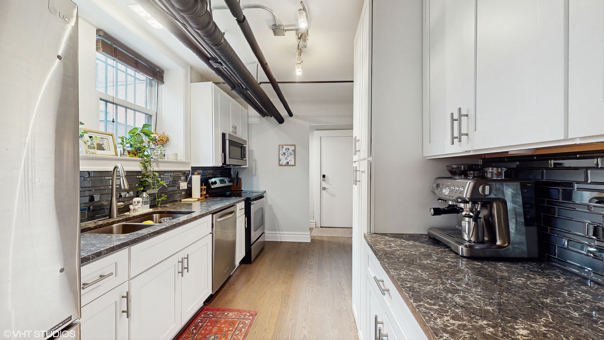 2341 N Commonwealth Avenue #1L, Chicago, IL 60614