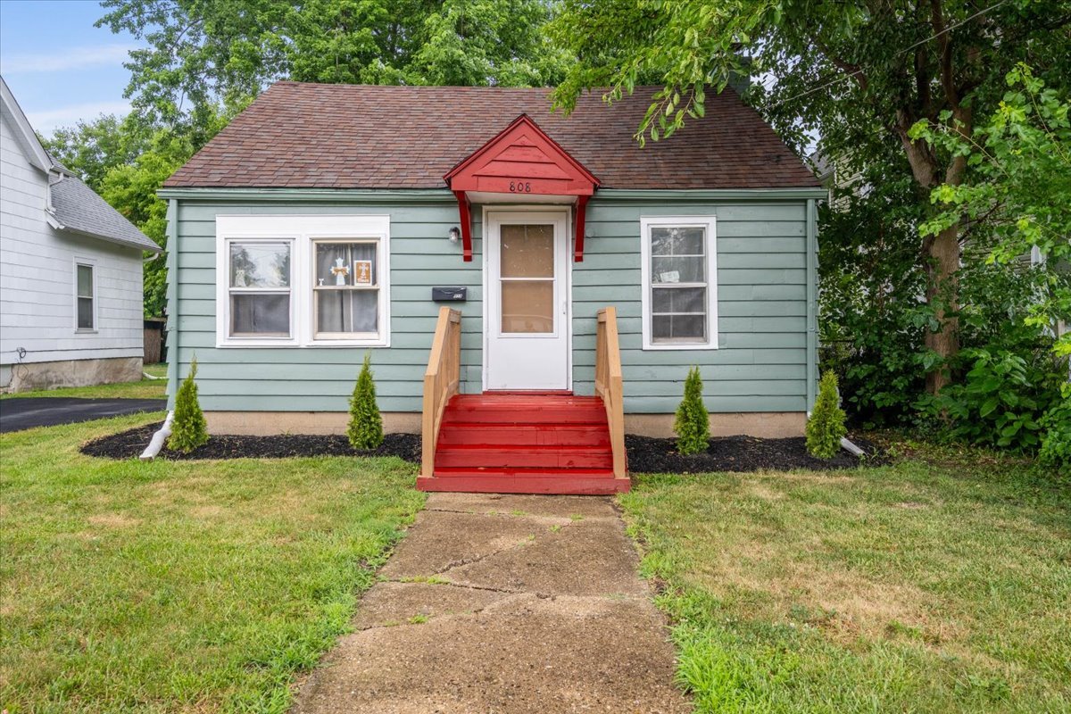 808 Gillette Avenue, Aurora, IL 60506