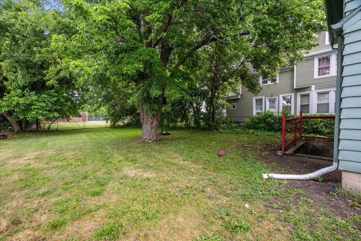 808 Gillette Avenue, Aurora, IL 60506