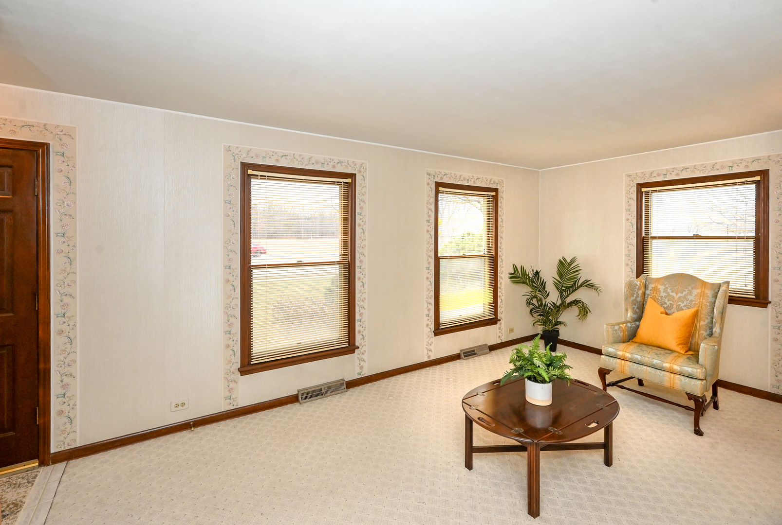 249 S Arlington Heights Road, Elk Grove Village, IL 60007