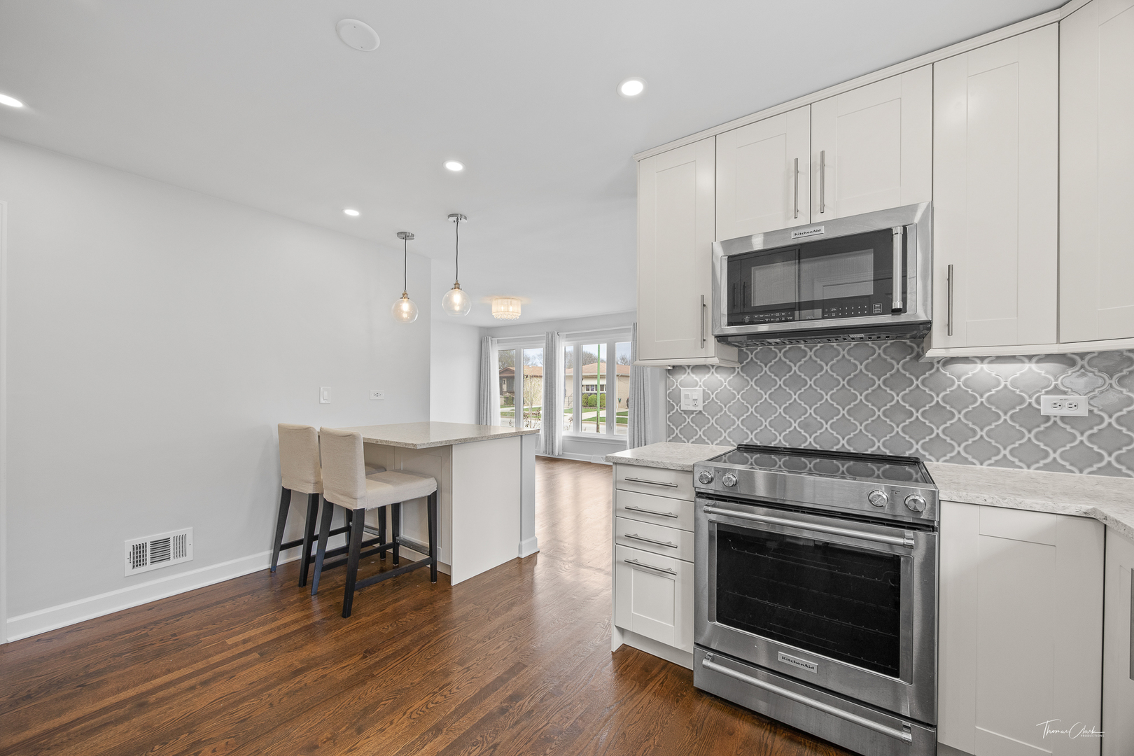 4928 N Sayre Avenue, Chicago, IL 60656