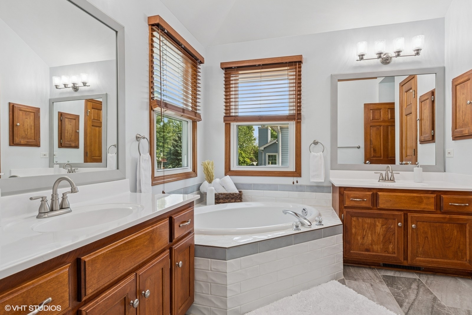 2020 Saint Andrews Drive, Plainfield, IL 60586