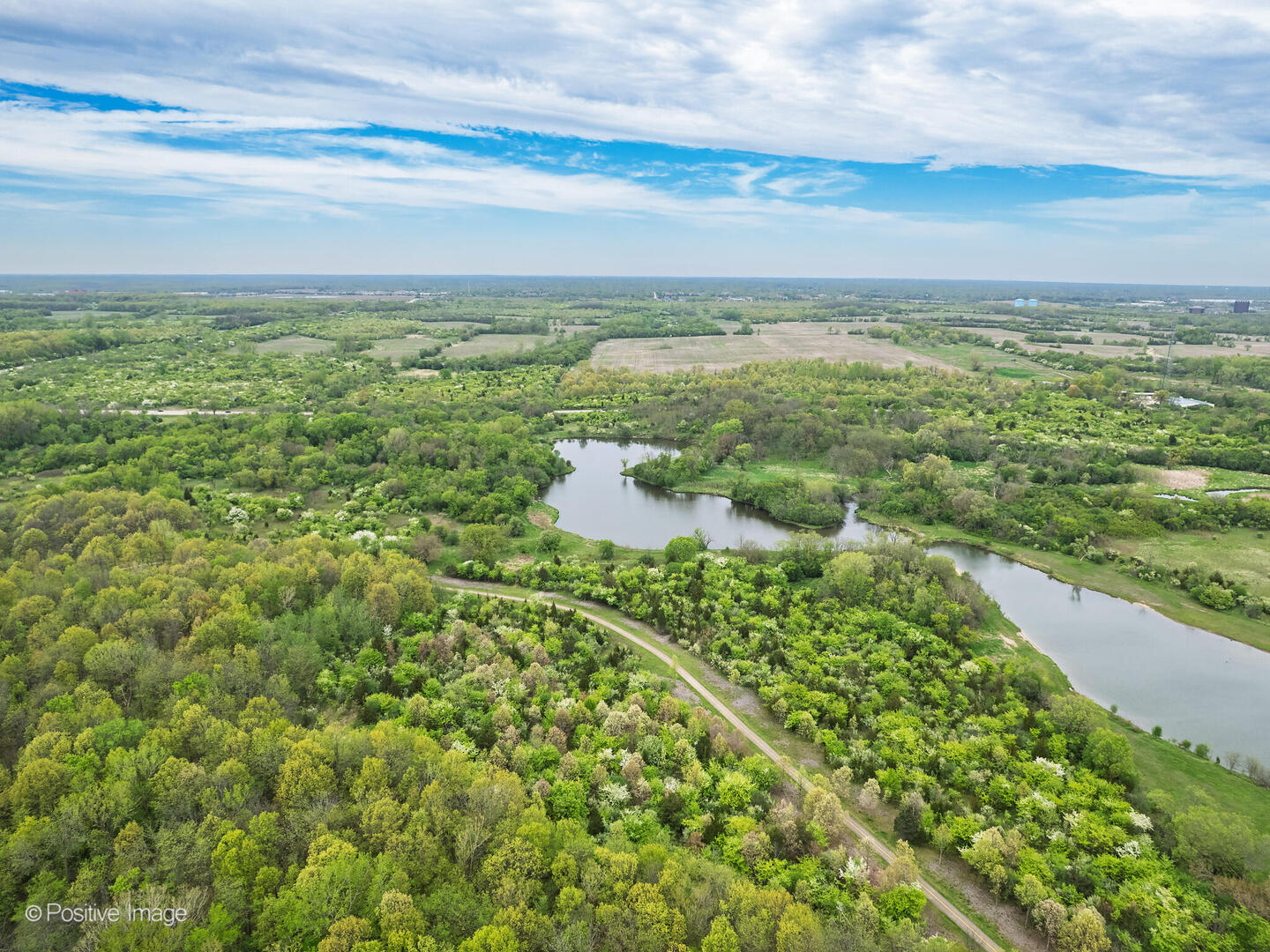 307 Wellington Drive, Streamwood, IL 60107