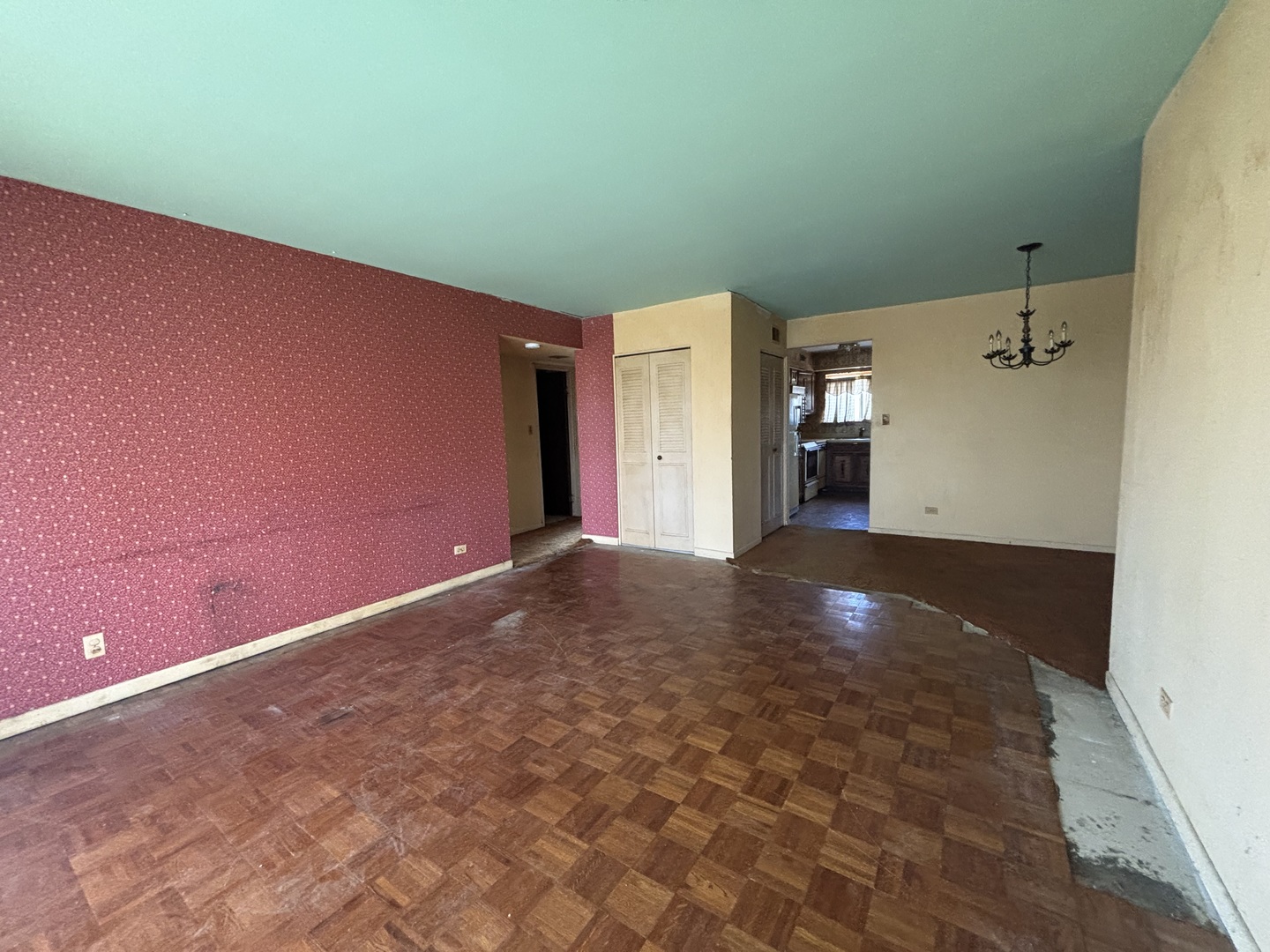 9412 Bay Colony Drive #3S, Des Plaines, IL 60016